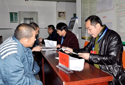 銅山區(qū)開展“幫教進(jìn)監(jiān)所 送法傳鄉(xiāng)情”普法活動